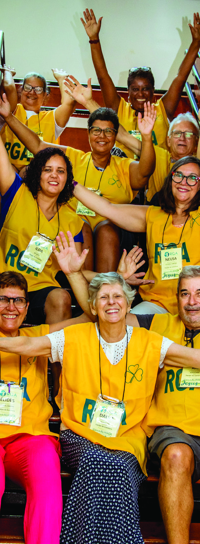 Participantes da RGA em abraço fraterno